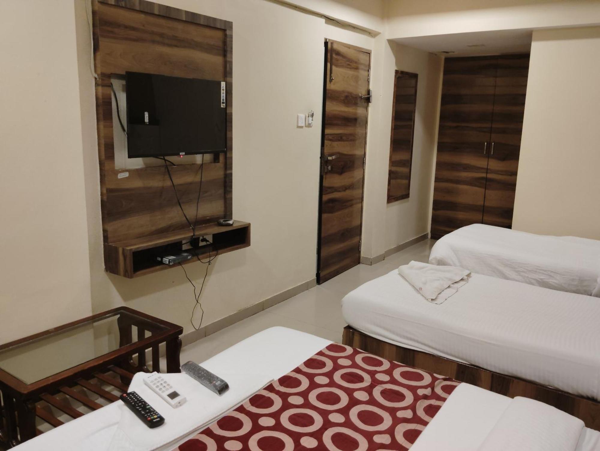 Hotel Golden Park Near Nesco 孟买 外观 照片