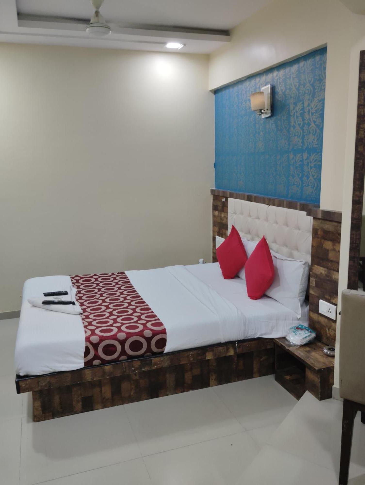 Hotel Golden Park Near Nesco 孟买 外观 照片