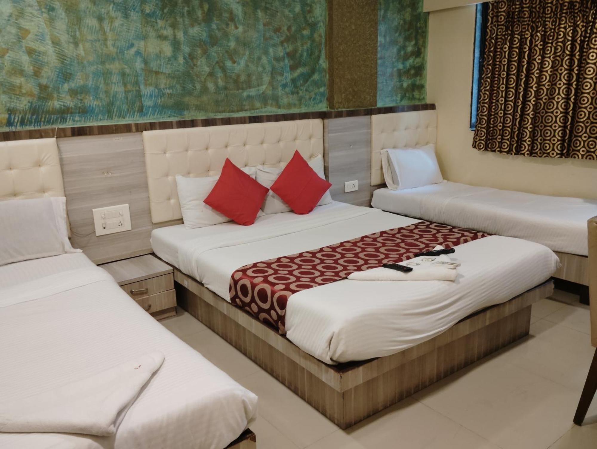 Hotel Golden Park Near Nesco 孟买 外观 照片