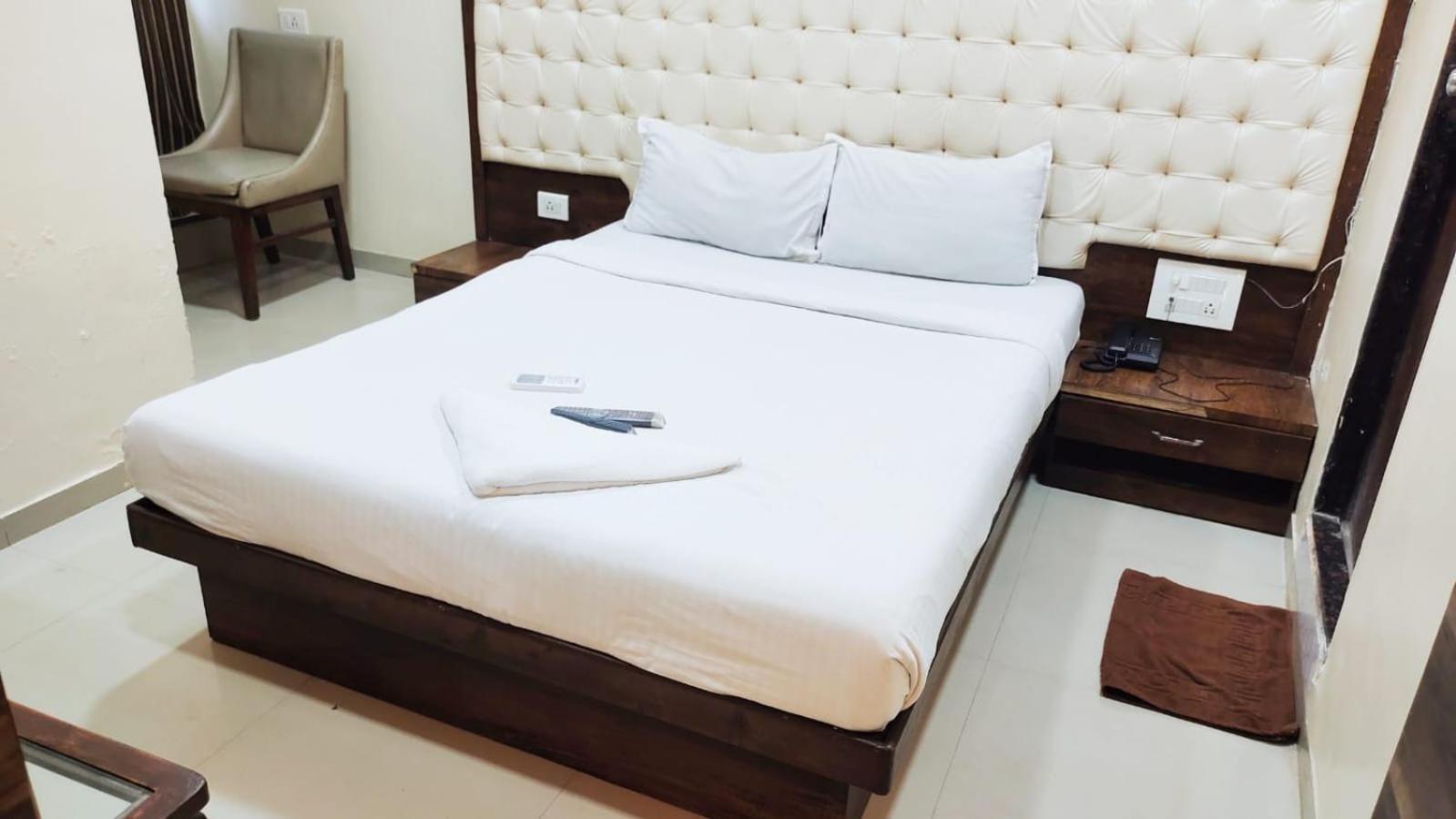 Hotel Golden Park Near Nesco 孟买 外观 照片